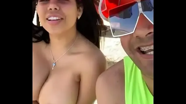 Hot Rich tits on a nude beach วิดีโอใหม่