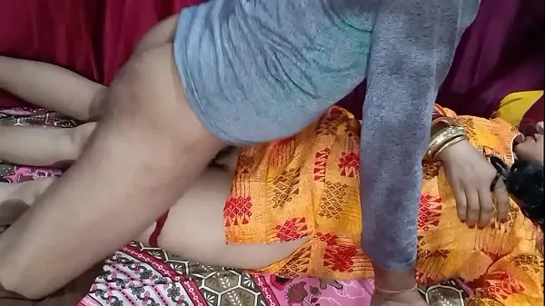 Hot Neighbor girl invited her to her house on her own bed วิดีโอใหม่