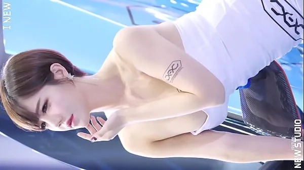 인기 있는 韩国车展短发气质模特的神仙颜值，完美身材公众号【喵污개의 새 동영상