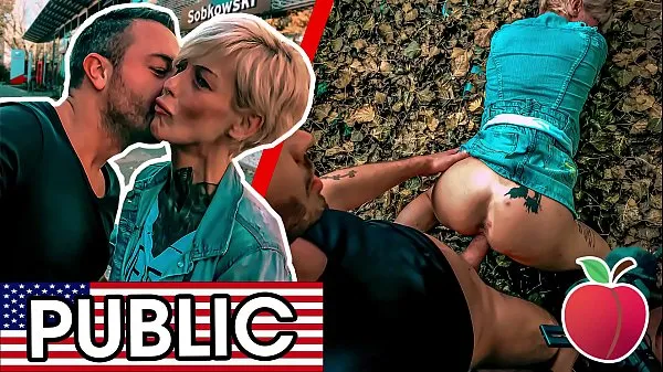 Népszerű SLIM MILF Vicky Hundt has a need for hard outdoor sex & rides his dick behind a gas station! (ENGLISH új videó