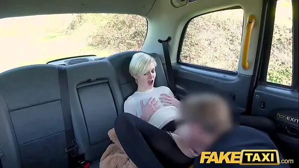 Горячие Fake Taxi Удачливый зрелый мужик лижет горячую киску и кончает внутрь сексуальной студентке новые видео