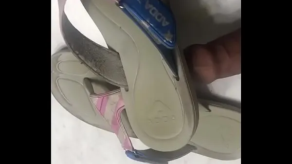 Hot Flip flop fucking homealone strikes again fucking my step cousins used flip flops new Videos