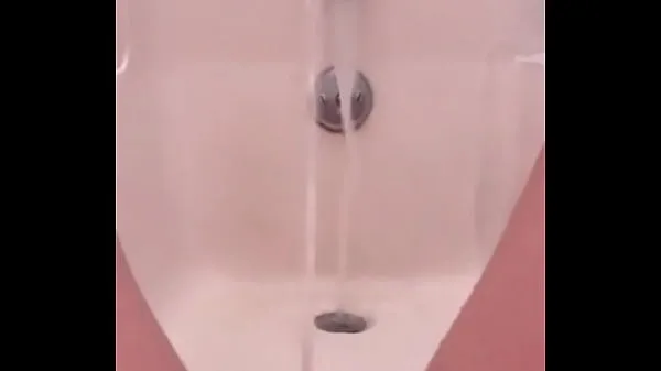Kuumia 18 yo pissing fountain in the bath uutta videota