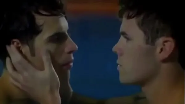 Vroči Gay Scene between two actors in a movie - Monster Piesnovi videoposnetki