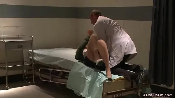 Populære Blonde Mona Wales searches for help from doctor Mr Pete who turns the table and rough fucks her deep pussy with big cock in Psycho Ward nye videoer