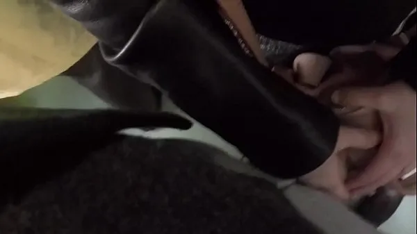 Populárne Horny Married Bulge Watcher Milf Touch my Cock at Subway nové videá