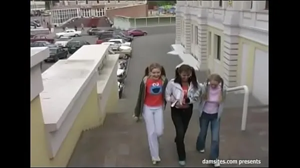 Vroči Foursome with teensnovi videoposnetki