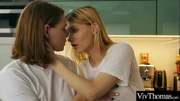 Népszerű Cute teens lick and finger each others moist pussies új videó