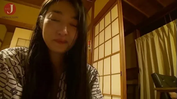 Kuumia Slender Japanese girl with long hair pleasures a lucky man with her wet tight pussy [HMHI-229 uutta videota