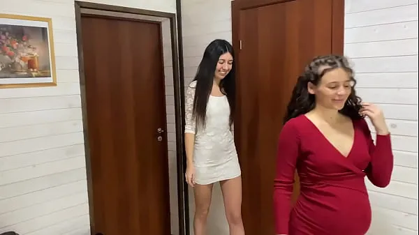 Hot pregnant wife does not see her husband fucking her friend วิดีโอใหม่