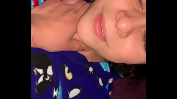 हॉट Rich petite older mexican latina likes to suck her while her parents are away नए वीडियो