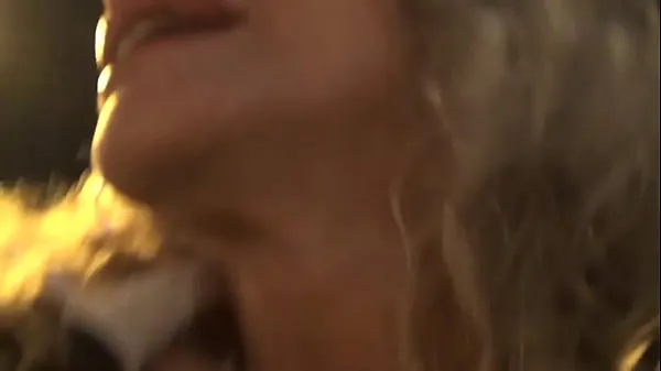 Καυτά Vanesa shows her BIG TITS IN THE MIDDLE OF THE STREET νέα βίντεο