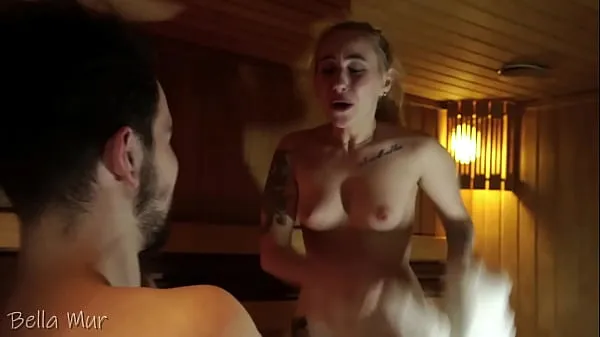 حار Curvy hottie fucking a stranger in a public sauna مقاطع فيديو جديدة