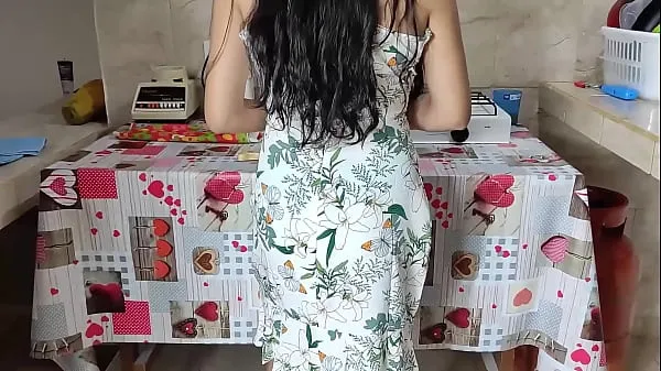 हॉट My Stepmom Housewife Cooking I Try to Fuck her with my Big Cock - The New Hot Young Wife नए वीडियो