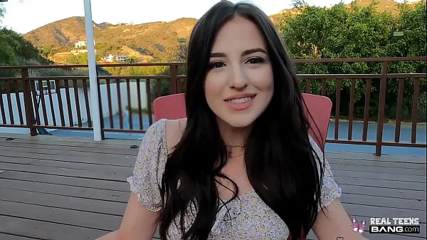 Real Teens - Beautiful Aubree Valentine Fucked On First Porn Casting Video baru yang populer