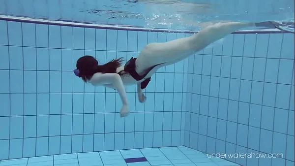 Sexy swimsuit with tattoos babe Roxalana Cheh underwater Video baru yang populer