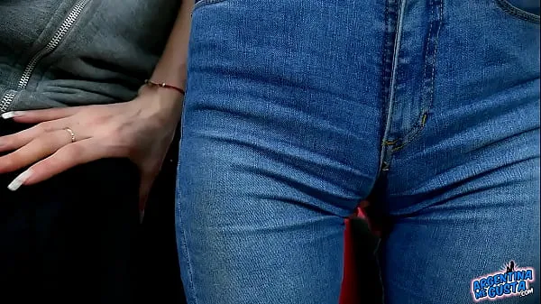Amazing Camel-toe and Big Butt on Slim Big Boobs Blonde wearing Tight Jeans Video baru yang populer