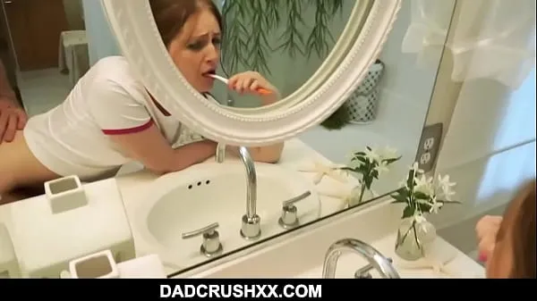 Video nóng Step Daughter Brushing Teeth Fuck mới
