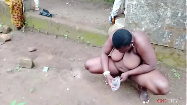 हॉट African Gift washed her pussy thoroughly before fucking the kings son outdoor नए वीडियो