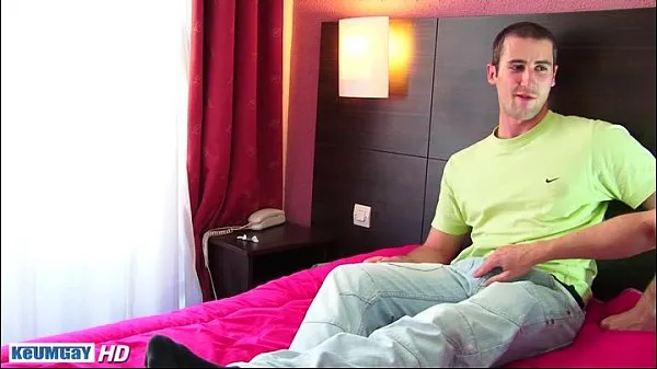 Heiße Volles Video: Ein heterosexueller Typ wird gewartet neue Videos