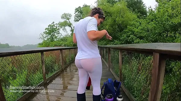 Video nóng Soaking wet - white leggings mới