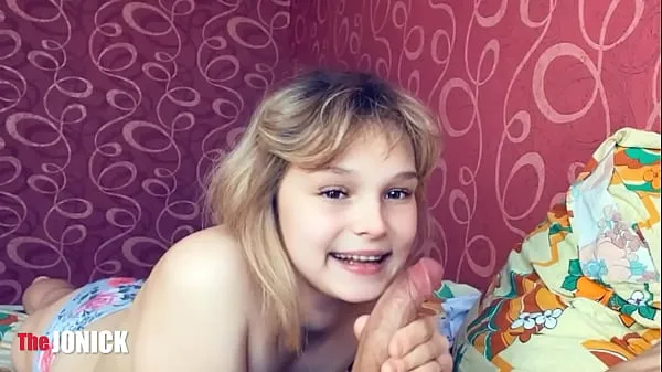 Vroči Naughty Stepdaughter gives blowjob to her / cum in mouthnovi videoposnetki