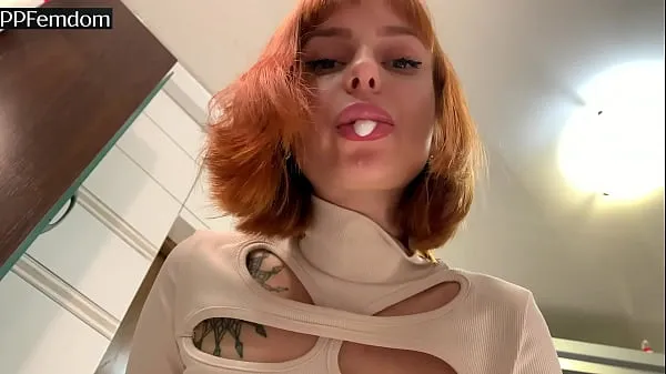 Vroči POV Spit and Toilet Pissing With Redhead Mistress Kiranovi videoposnetki