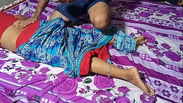 Friend's mom fucks pussy under the pretext of back massage - XXX Sex in Hindi Video baru yang populer