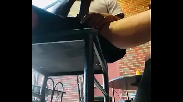 EddiebiggD jerking in restaurant Video baharu hangat