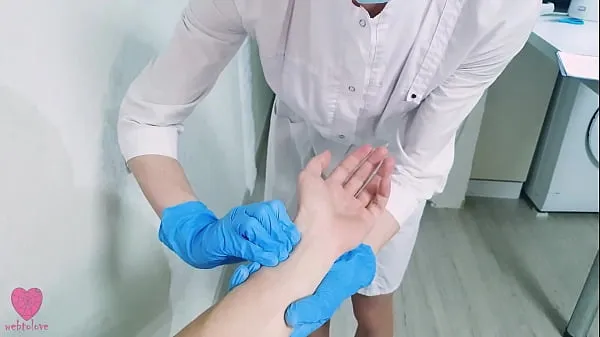 The nurse performed a manipulation to deprive the patient of virginity, hard fucking the guy to cum Video baharu hangat