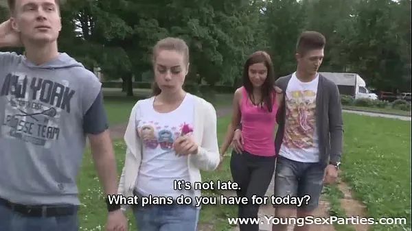 Video nóng Young Sex Parties - Teens Rita Milan, Foxy having a home fucking party mới