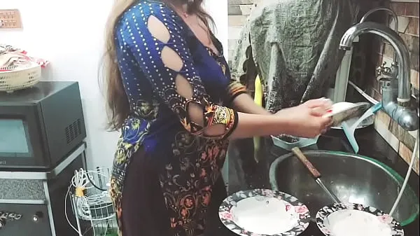 Vroči Indian Village Maid Fucked in Kitchen Owner Took Advantage When She Working Alone in Kitchennovi videoposnetki