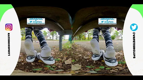 Populárne VR180 - 3D] Girl with sweaty adidas sneakers and totally dirty stinky socks smelly feet and lick her shoes nové videá