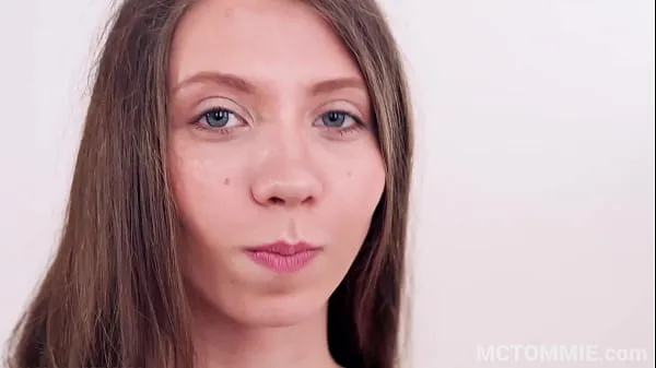 Thrilling blowjob video with innocent looking Stefanie Moon Video baru yang populer