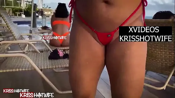 حار Kriss Hotwife In Hotel Pool Shower Showing Off With Her Micro Bikini مقاطع فيديو جديدة