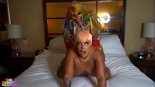 مشہور Mulanblossumxxx getting her pussy tore up by Gibby The Clown نئے ویڈیوز
