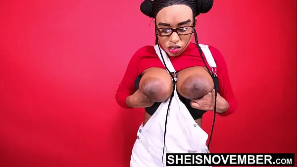 Yeni Videolar I'm Erotically Posing My Large Natural Tits And Huge Brown Areolas Closeup Fetish, Bending Over With My Big Boobs Bouncing, Petite Busty Black Babe Sheisnovember Jiggling Her Saggy Bomb Shells While Bending Over After Sitting on Msnovember
