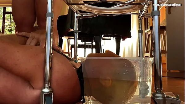 Yeni Videolar Dominatrix Mistress April - Slave in water toilet for