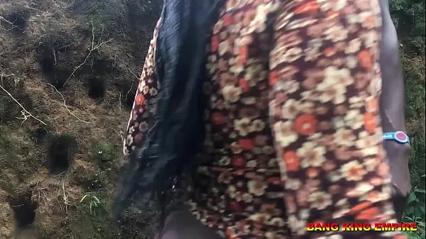 Καυτά I FUCKED HER ON THE VILLAGE ROAD COMING BACK FROM FARM WITH GRANDMA νέα βίντεο