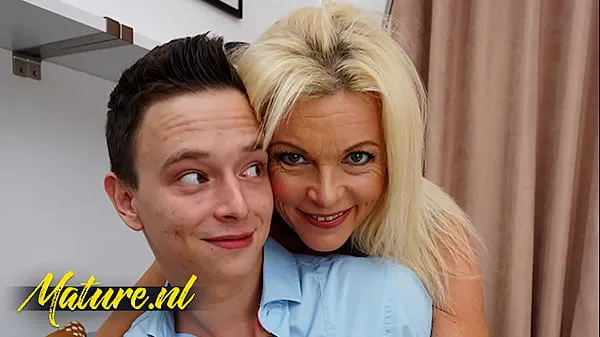 Vroči An Evening With His Stepmom Gets Hotter By The Minutenovi videoposnetki