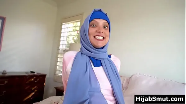 Hot Muslim girl looses virginity to a classmate new Videos