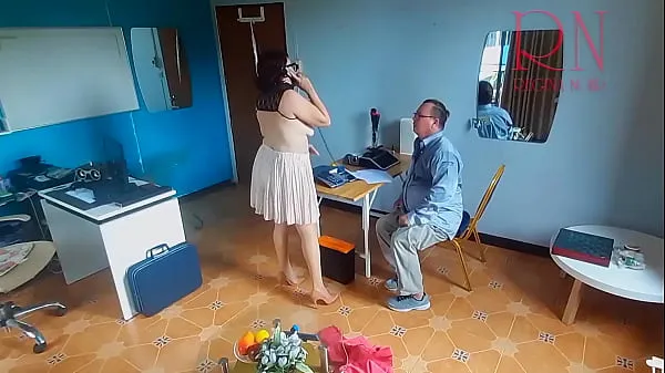 ENF Stupid secretary concludes a contract with the buyer. The manager fucks her in the mouth and in the pussy Video baharu hangat