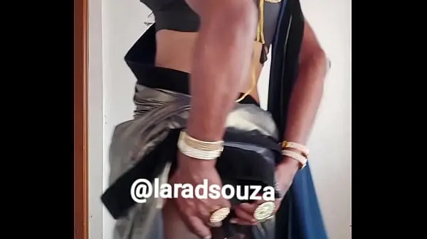 Indian crossdresser slut Lara D'Souza sexy video in lycra saree part 2 Video baharu hangat