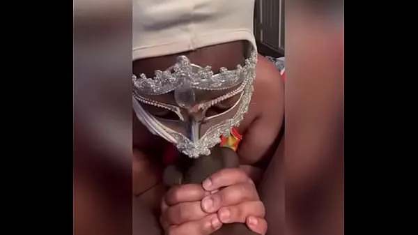 Populära KyttKatt puts back on the mask for a slurping and fucking nya videor