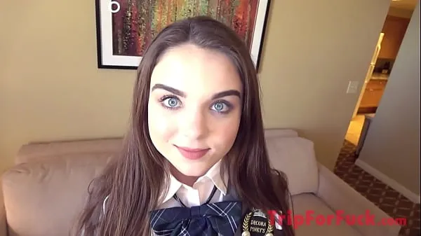 ホットi put a school uniform on a girl who just turned 18 yo新しいビデオ