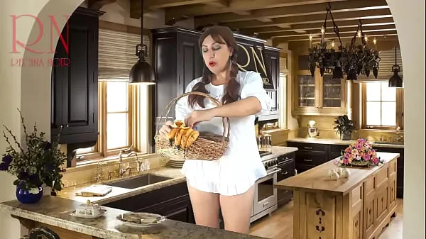 حار Cheerful maid without panties eats a lot of bananas in the dining room. ASMR مقاطع فيديو جديدة