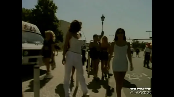 Private in Love Parade 1999 Video baru yang populer