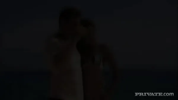 Vroči Boroka Balls and Sahara Knite Have Sex on a Yacht in a MMFF Foursomenovi videoposnetki