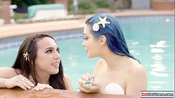 Tgirl mermaid Kasey Kei fucks busty babe Video baru yang populer