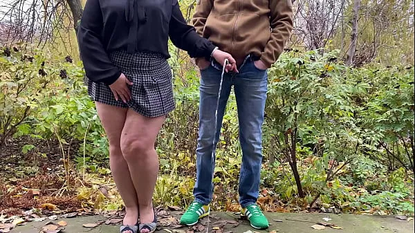 Hot Fat MILF in short teen skirt holding my dick while I pee วิดีโอใหม่